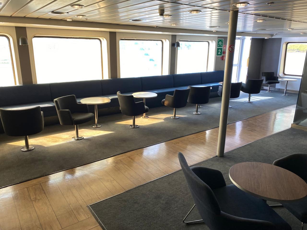 داخل السفينة 7