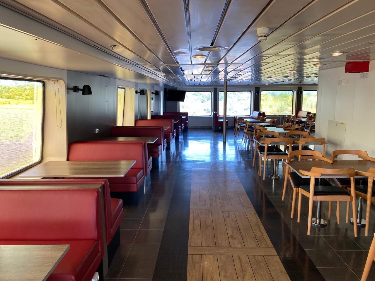 داخل السفينة 9