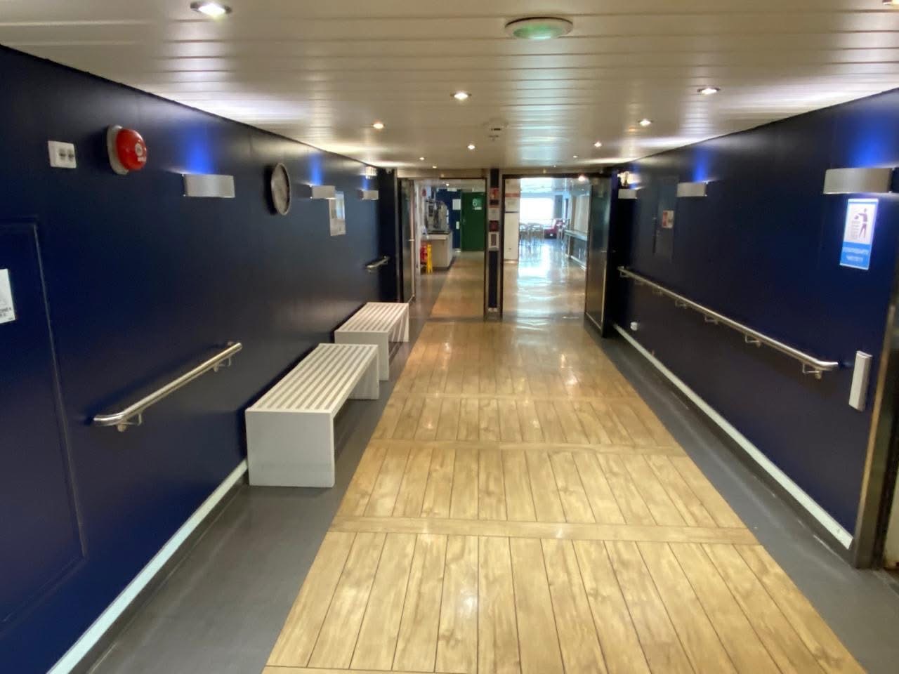 داخل السفينة 14